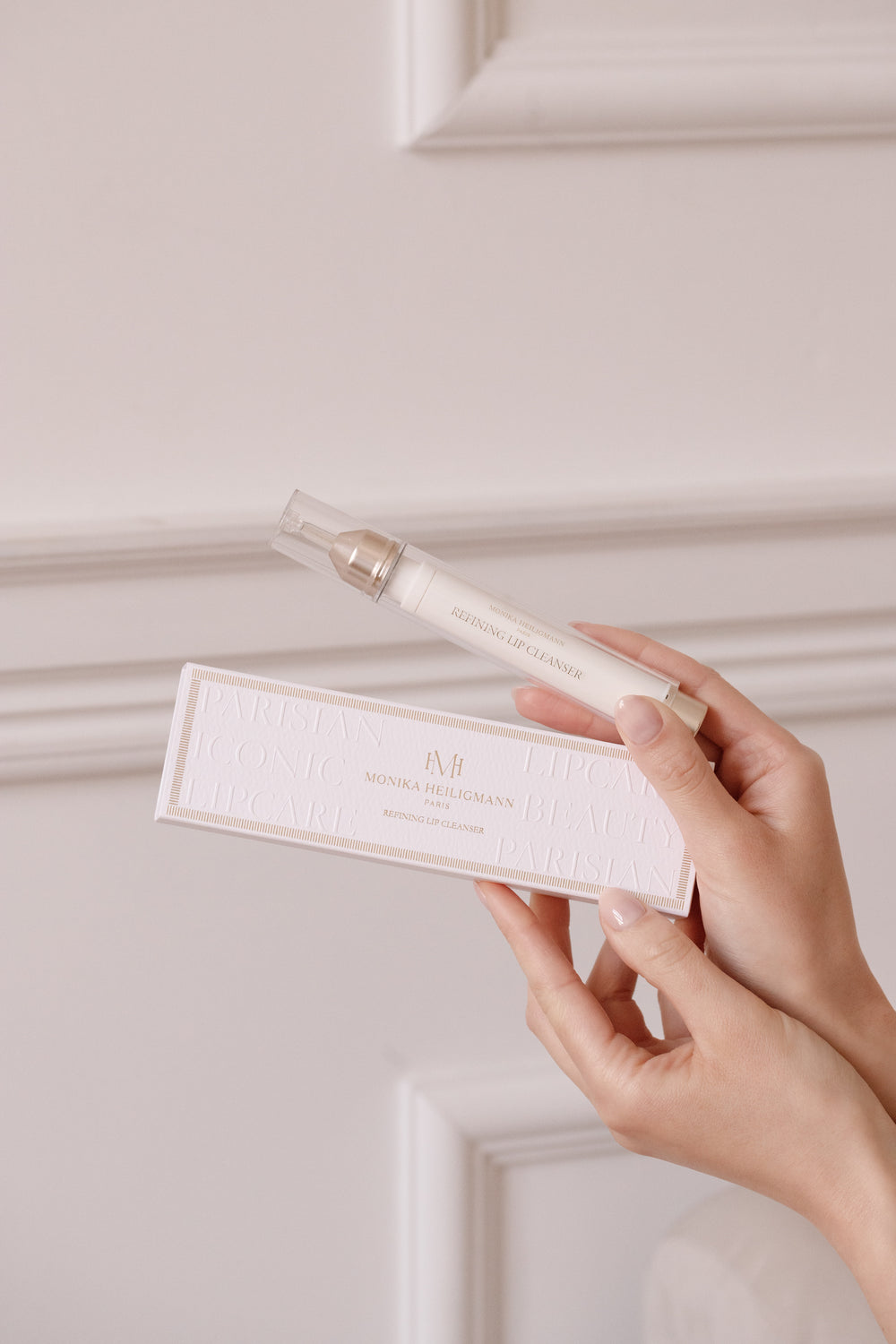Refining Lip Cleanser